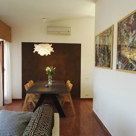 Roommo Lungarno 公寓 *